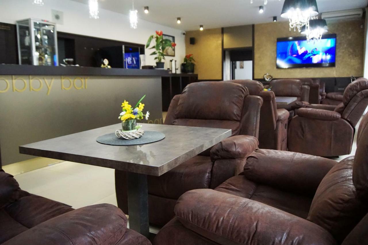 Corona 4*